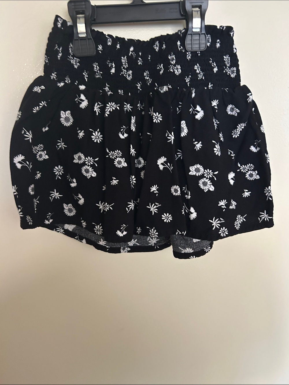 wonder nation Black Skirt with White Floral Daisy Print